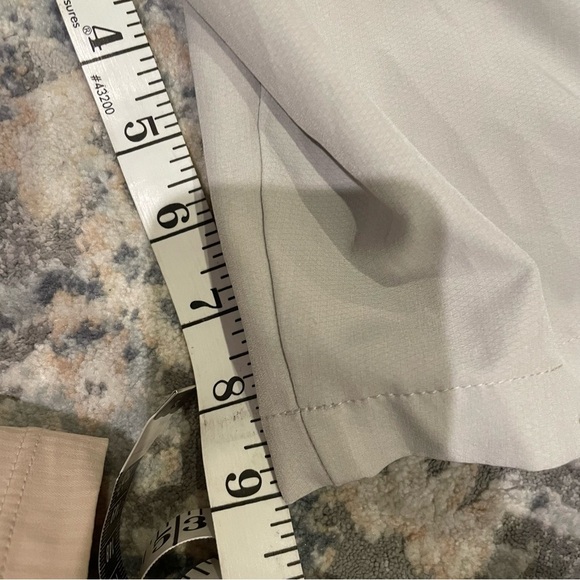 Nike Golf Men's Classic Gray/Beige Shorts - Picture 4 of 5